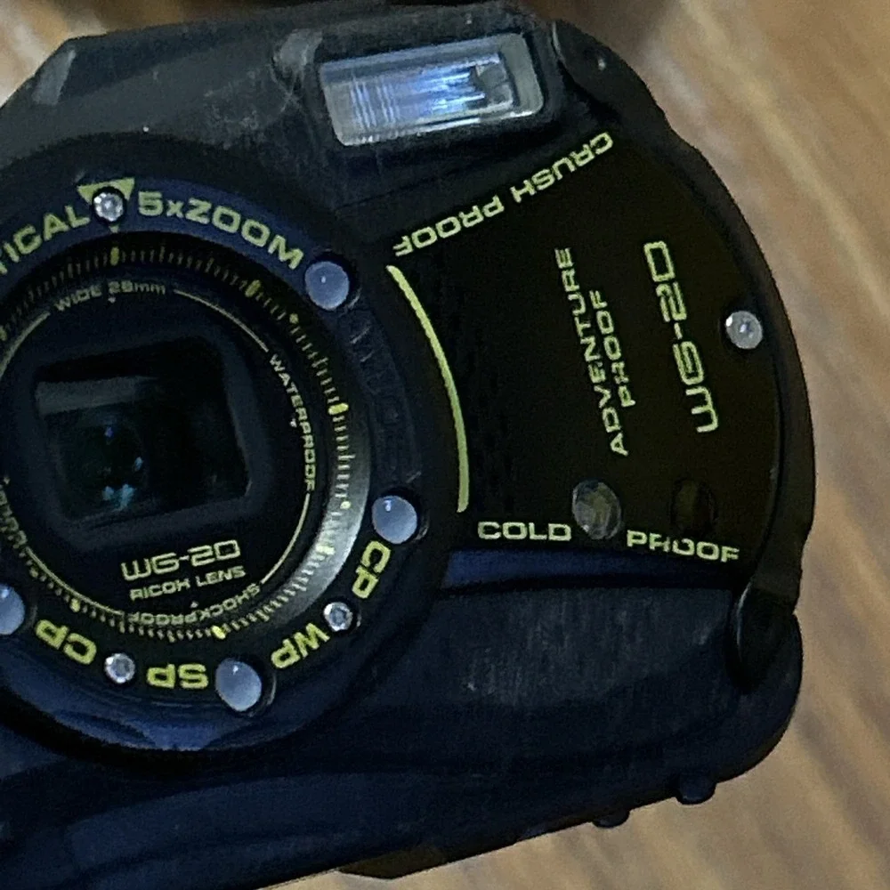 Ricoh WG WG-20 14.0MP Digital Waterproof Camera - Black - Tested W/Charger
